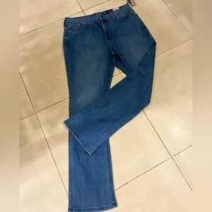 NWT NYDJ Tummy Tuck Jeans. Look a full size smaller